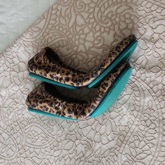 Tieks Leopard Print Flats Size 7 - Picture 8 of 9